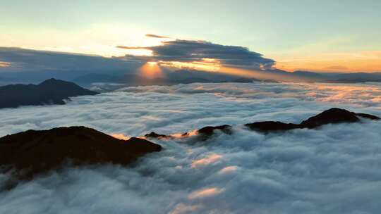 云海航拍山峰日落