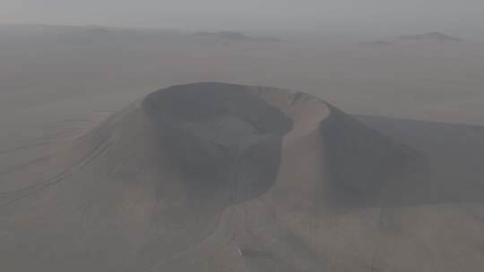 内蒙古马蹄山火山口航拍