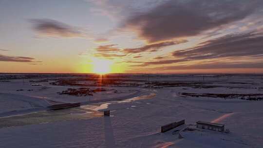 雪原夕阳风光全景