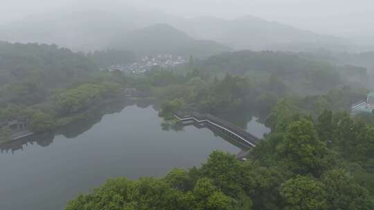 杭州西湖浴鹄湾花港观鱼云雾风光