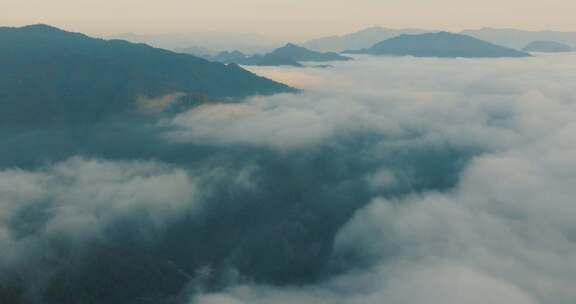 杭州千岛湖山峰高山云海风光航拍