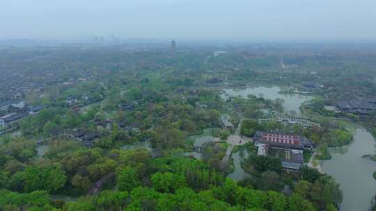 航拍烟雨江南扬州瘦西湖风景区