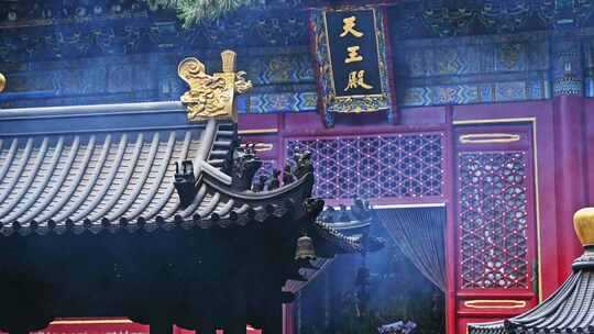 中国风古建筑寺庙烧香祈福许愿香炉烟雾