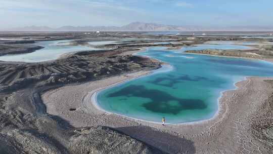 青海海西大柴旦翡翠湖碧水航拍视频