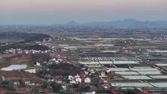 夕阳下的乡村风光全景