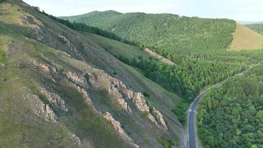 航拍大兴安岭山脉林海公路风景