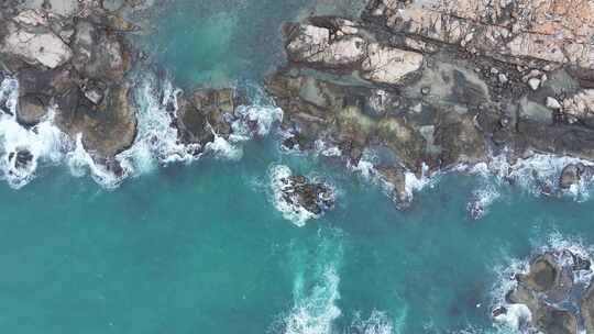 海南海岸礁石海浪航拍