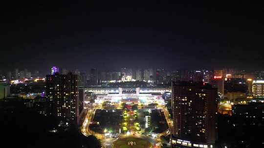 俯瞰视角下灯火通明的火车站夜景九江站夜景