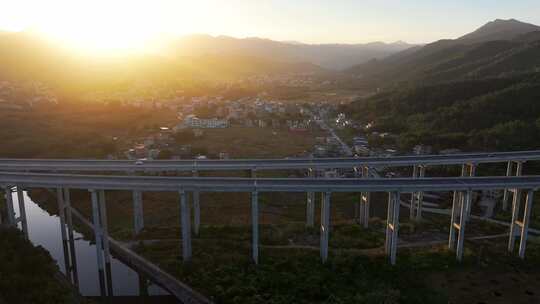 高速公路日出航拍