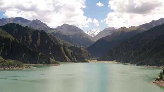 航拍中国新疆天山天池自然风景