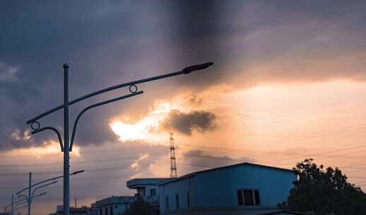 日落 夕阳 延时 云朵 路灯