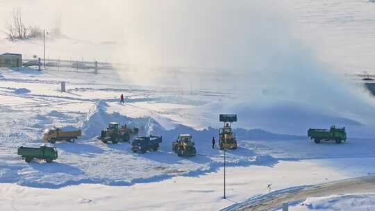 哈尔滨冰雪大世界人工造雪视频素材模板下载