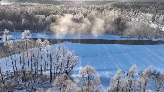 雪原冰河晶莹树挂冻雾朝阳