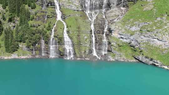 航拍高山湖泊