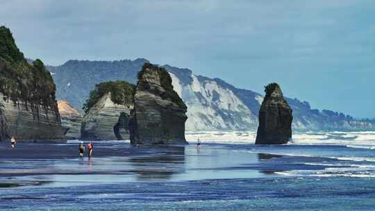 新西兰海岸线礁石海浪