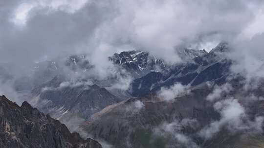 西藏丙察察段雪山风景