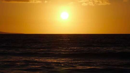 海滩落日夕阳海浪