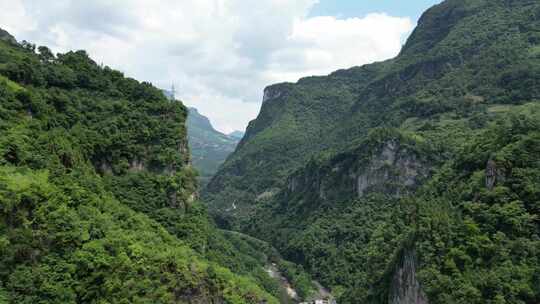 航拍大山峡谷森林自然风光