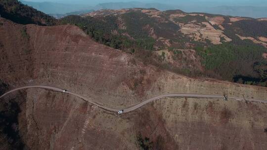 山区公路视频围绕大山乡村公路视频素材模板下载