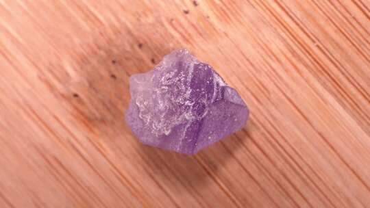 紫晶牙紫水晶矿石