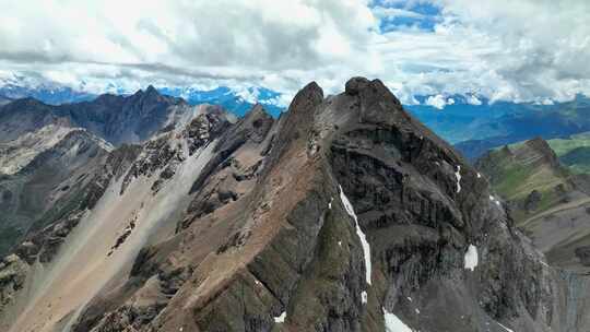 航拍四川阿坝小金大哇梁子火焰峰雪山风光