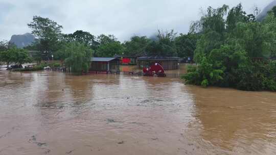 桂林阳朔暴雨漓江遇龙河河水暴涨