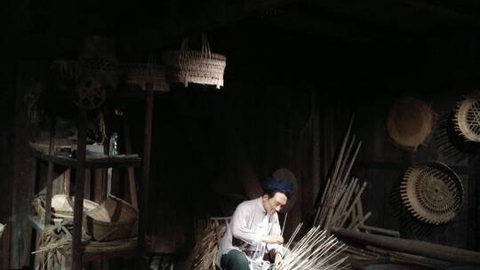 农村传统篾匠手工艺人场景4K实拍视频视频素材模板下载