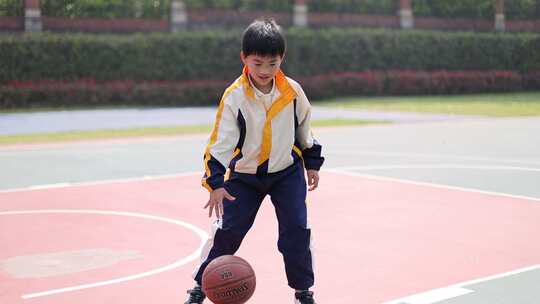 男孩打篮球 体育运动 锻炼 球场视频素材模板下载