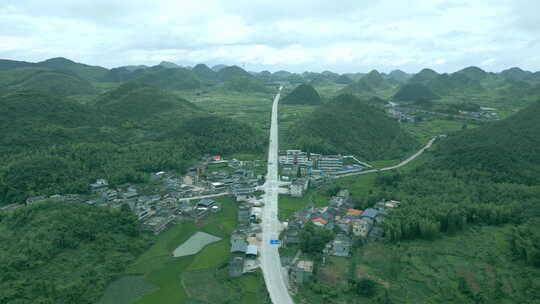 韶关市大山深处的青山绿水