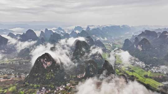 桂林喀斯特地貌阳朔风光雨后云海风光