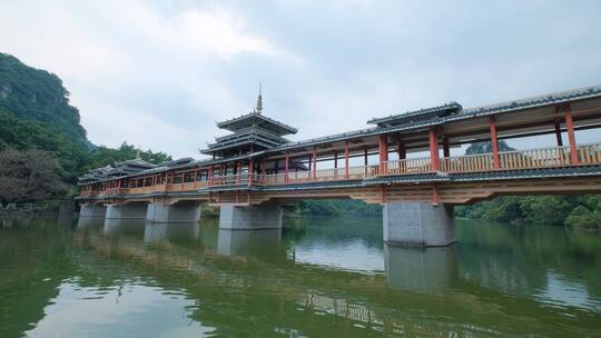 广西柳州山水风景龙潭公园风雨桥