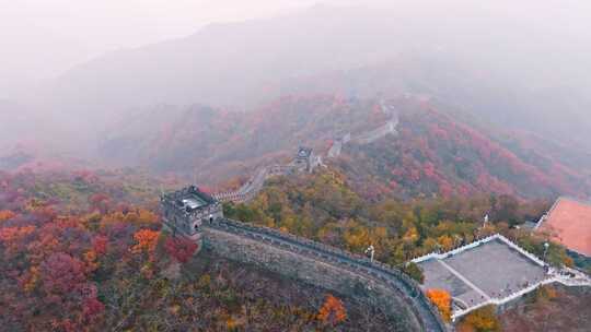 航拍万里长城秋天风景