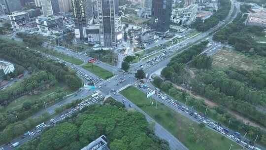 俯拍十字路口俯视道路交通俯瞰路况车流航拍