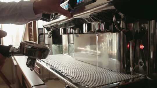 咖啡师制作咖啡视频素材模板下载