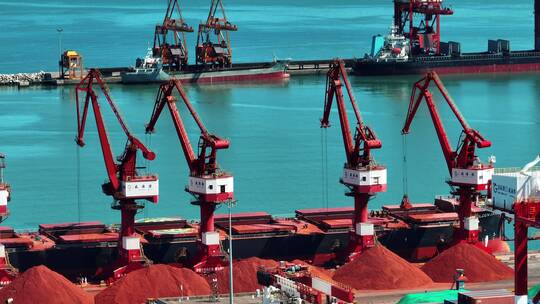 威海港口集装箱码头运输