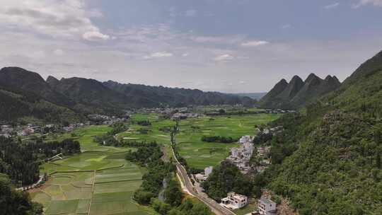 万峰林田园风光