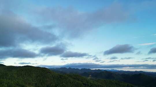 广元曾家山腹地的云天与大山