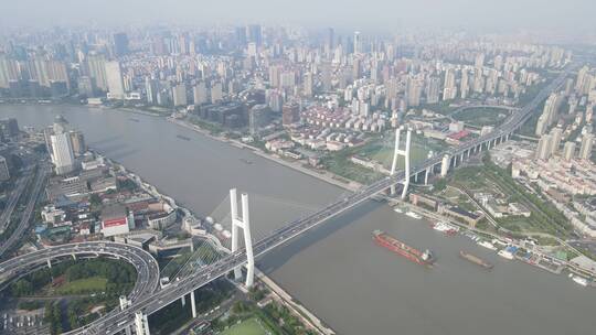 上海南浦大桥车流黄浦江全景特写4K航拍视频素材模板下载