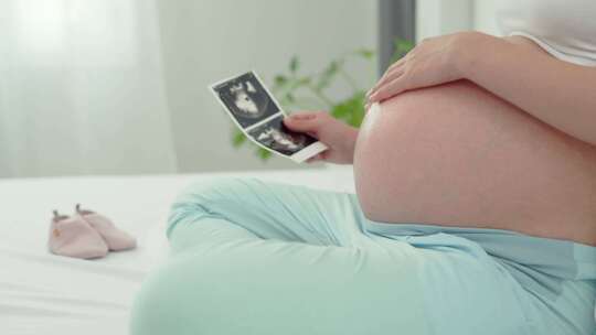 怀孕的孕期妇女女性视频素材模板下载