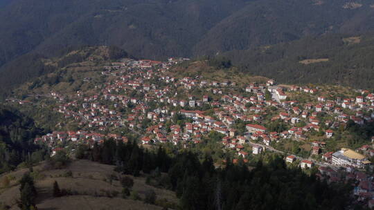 保加利亚莫斯利安村航拍空景4K30p1