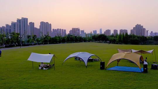 草坪露营踏青 露营 野餐 休闲生活视频素材模板下载