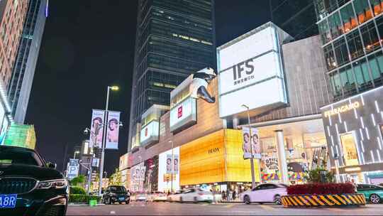 四川成都春熙路IFS天空商务街道延时夜景