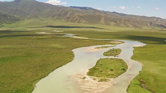 中国新疆巴音布鲁克草原风景