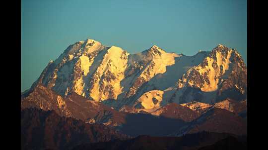 天山博格达峰