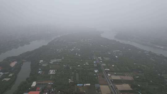 阴雨绵绵的广东东江流域航拍