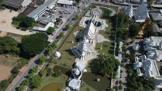 泰国清莱白庙或荣坤寺鸟瞰图