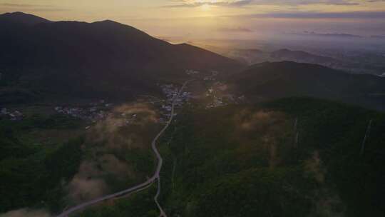 乡村早晨日出曙光