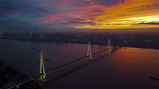 航拍夏季武汉二七长江大桥晚霞夜景风光