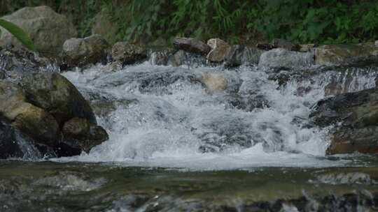 溪涧流水小河