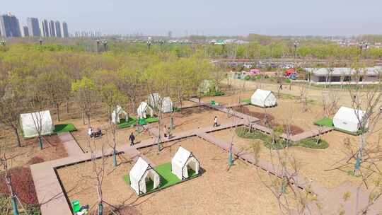 户外露营地帐篷全景